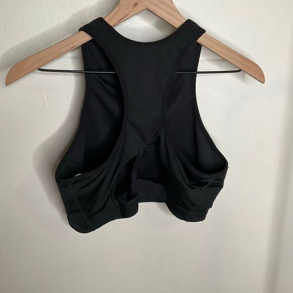 Nike Air Cut Out in Back Sports Bra - Picture 2 of 6